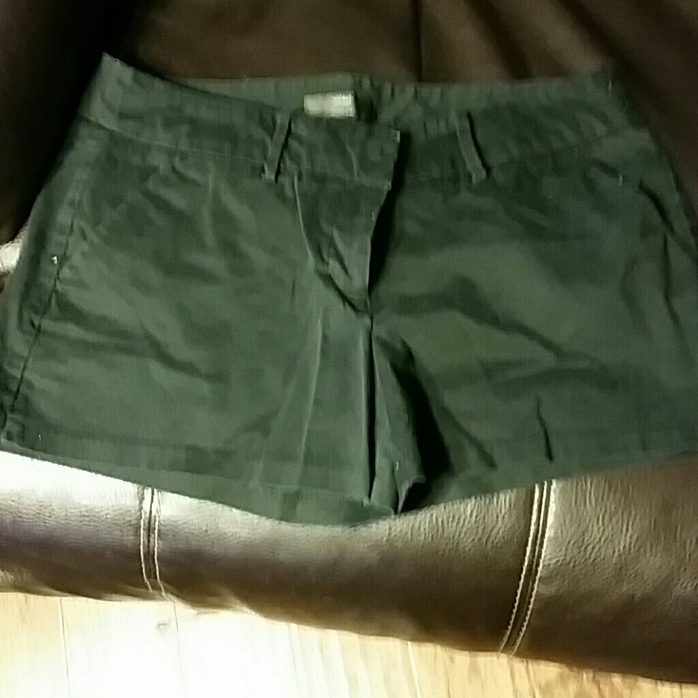 Mossimo Black Shorts with flat front CUTE!